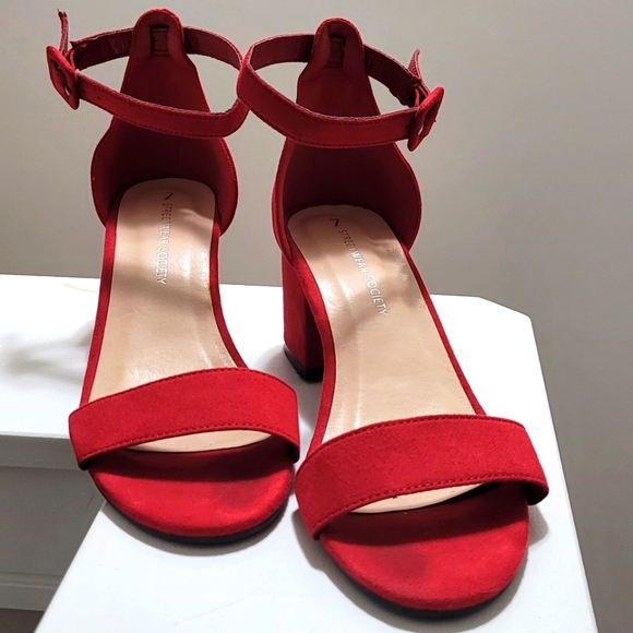 SWS Red Suede Heels - Picture 1 of 3